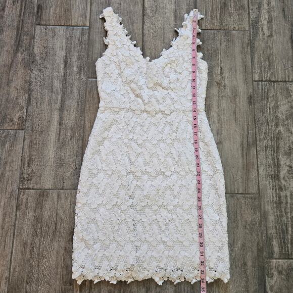 Lilly Pulitzer Reeve Shift Dress Womens 2 White Papillion Lace Scalloped Bridal - Picture 4 of 14